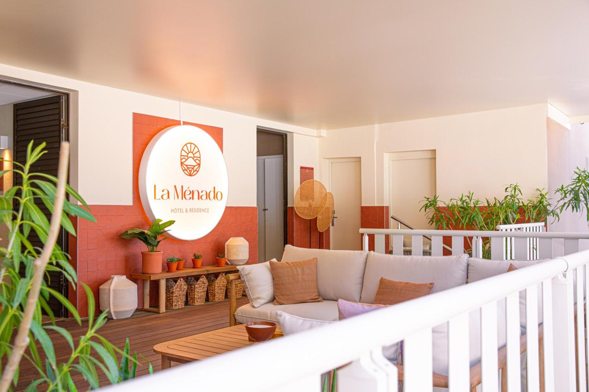 Residence La Menado 滨海卡瓦莱尔 外观 照片