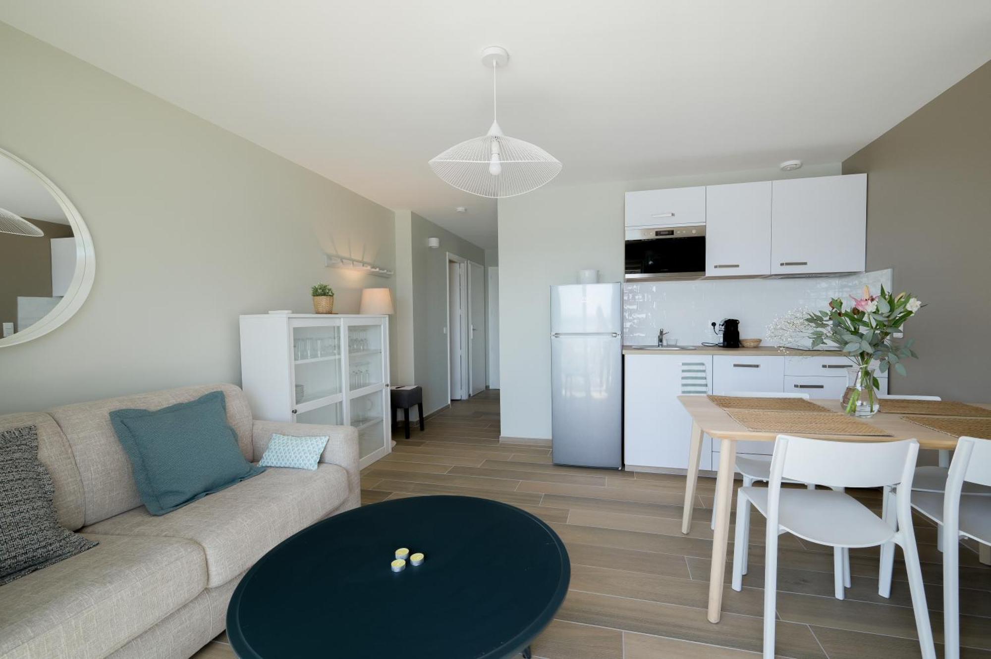 Residence La Menado 滨海卡瓦莱尔 外观 照片