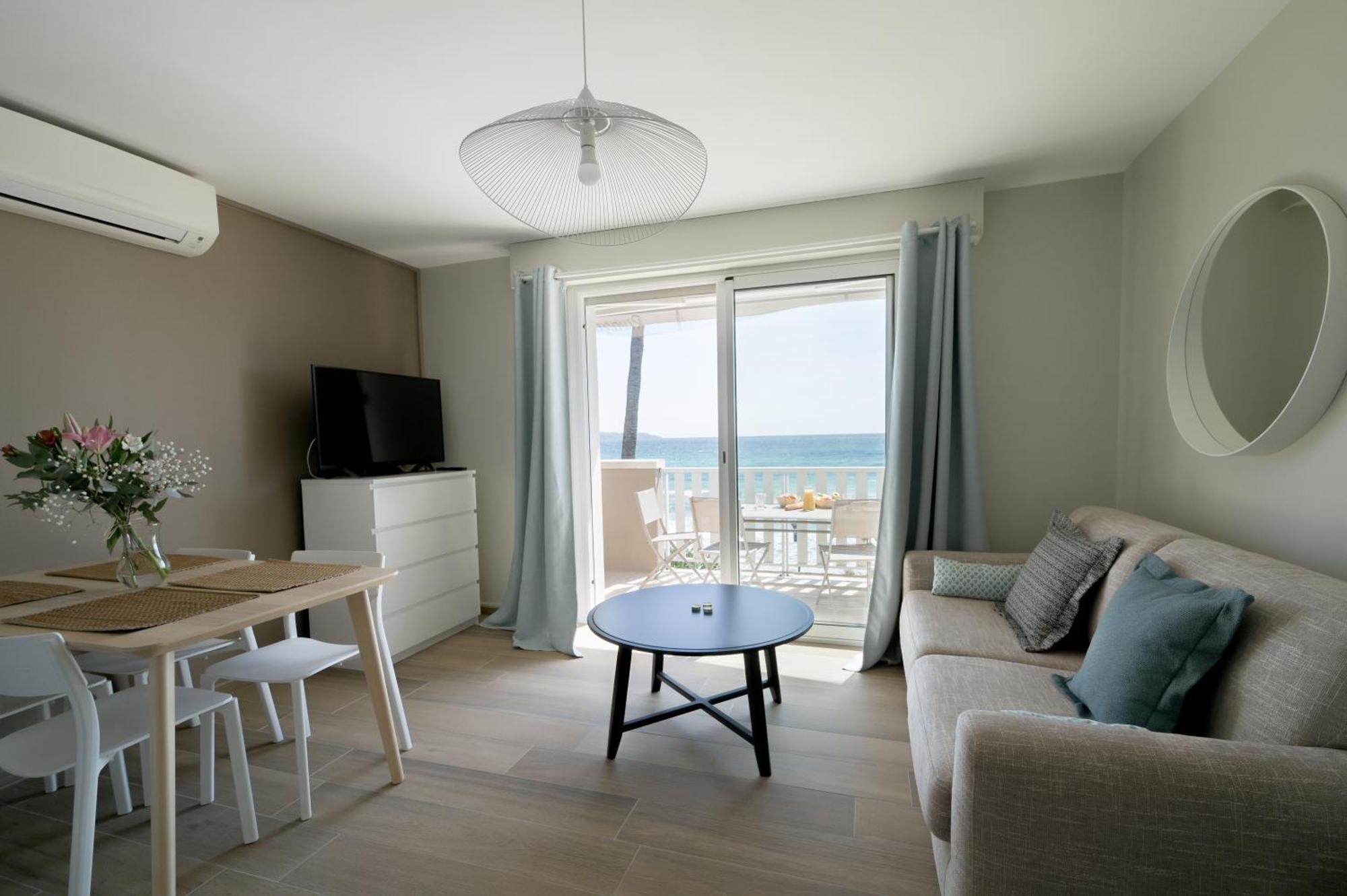 Residence La Menado 滨海卡瓦莱尔 外观 照片