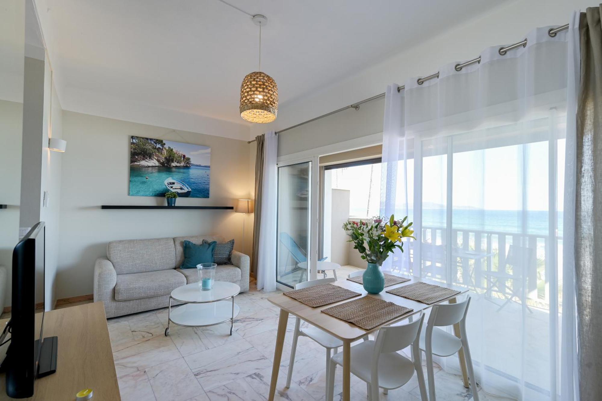 Residence La Menado 滨海卡瓦莱尔 外观 照片