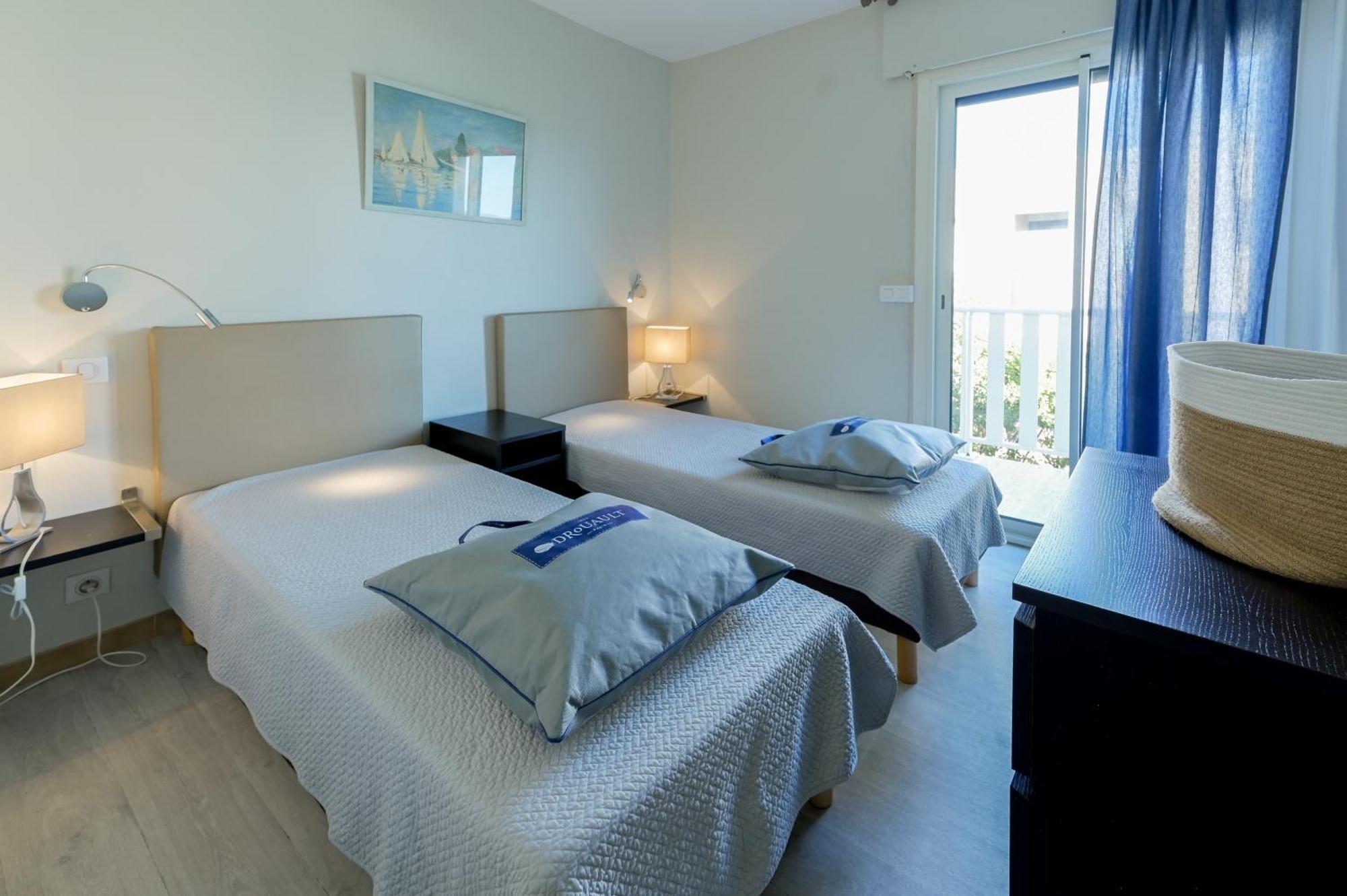 Residence La Menado 滨海卡瓦莱尔 外观 照片